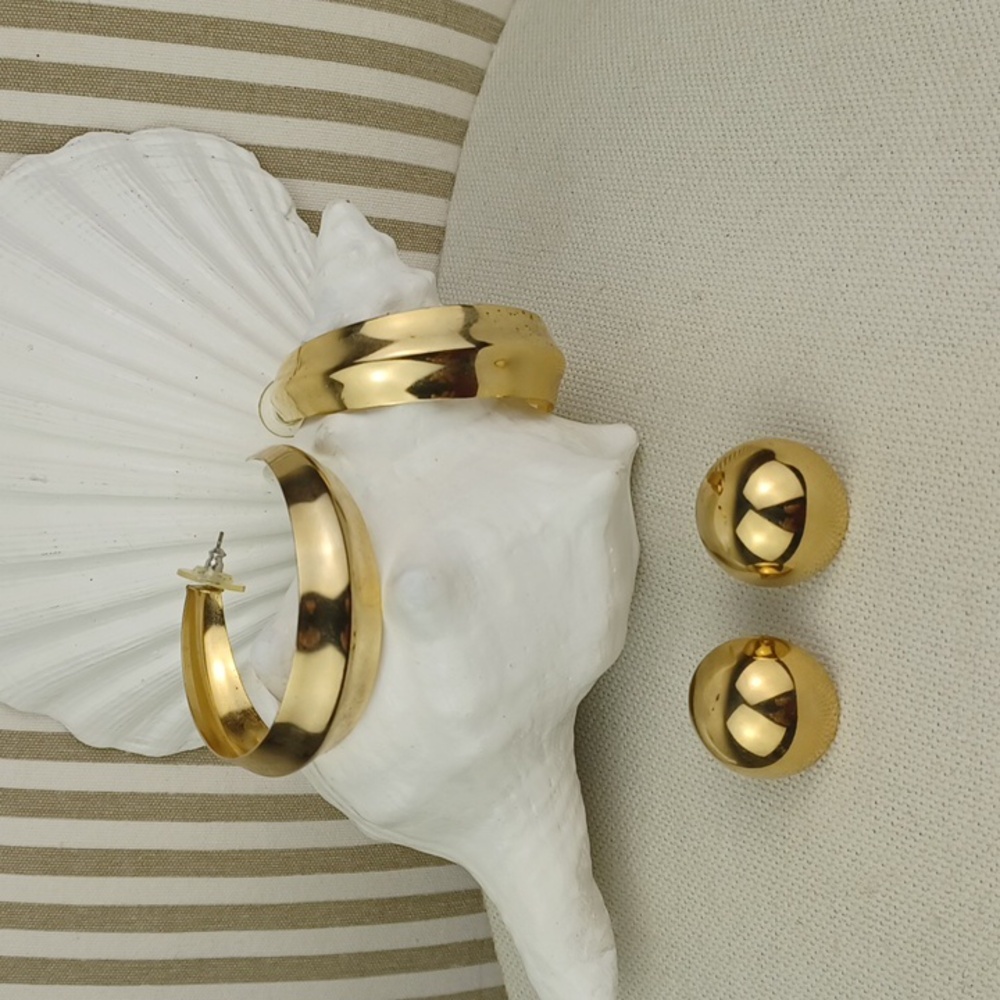 ❤️Bundle Only❤️ Gold Tone Hoop Half Moon Statement Earrings & Button Studs - Picture 5 of 7